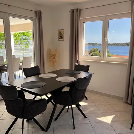 Milina Korcula A Quiet Mediterranean Retreat 公寓 尼亚卢卡