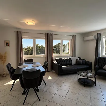 Milina Korcula * Vela Luka